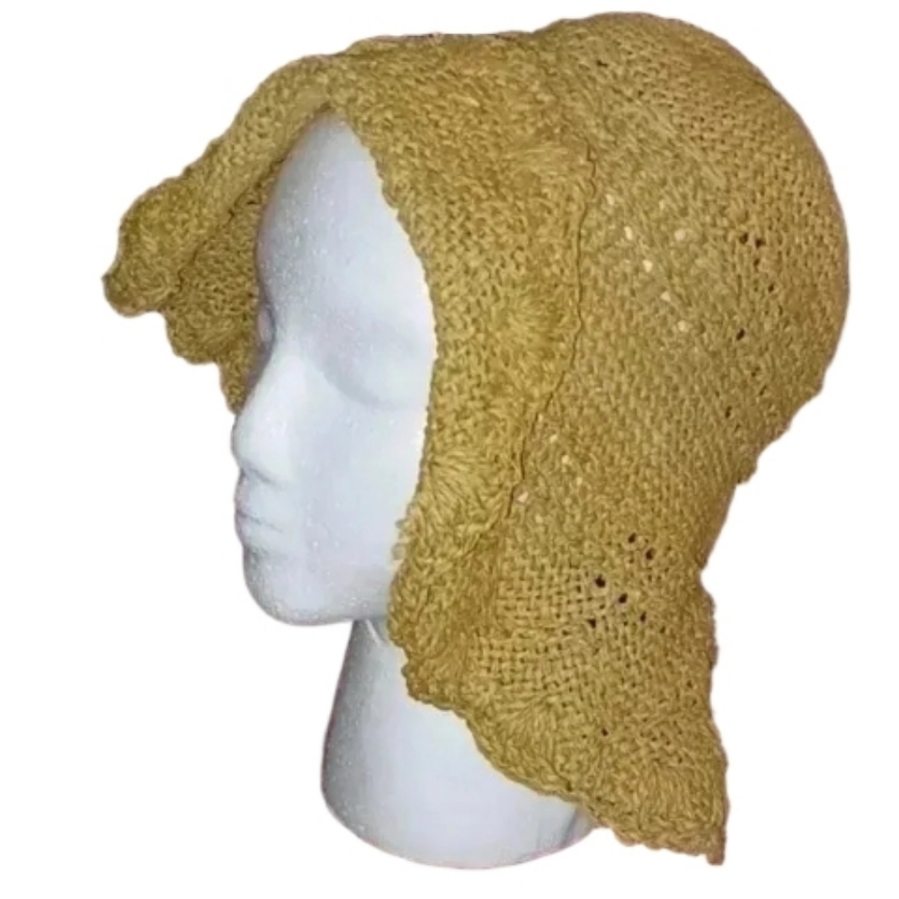 Beige summer woven hat